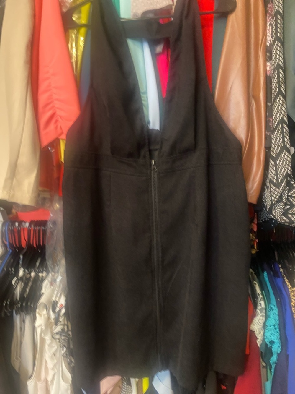 SHEIN Black Sleeveless Zip-Front Vest